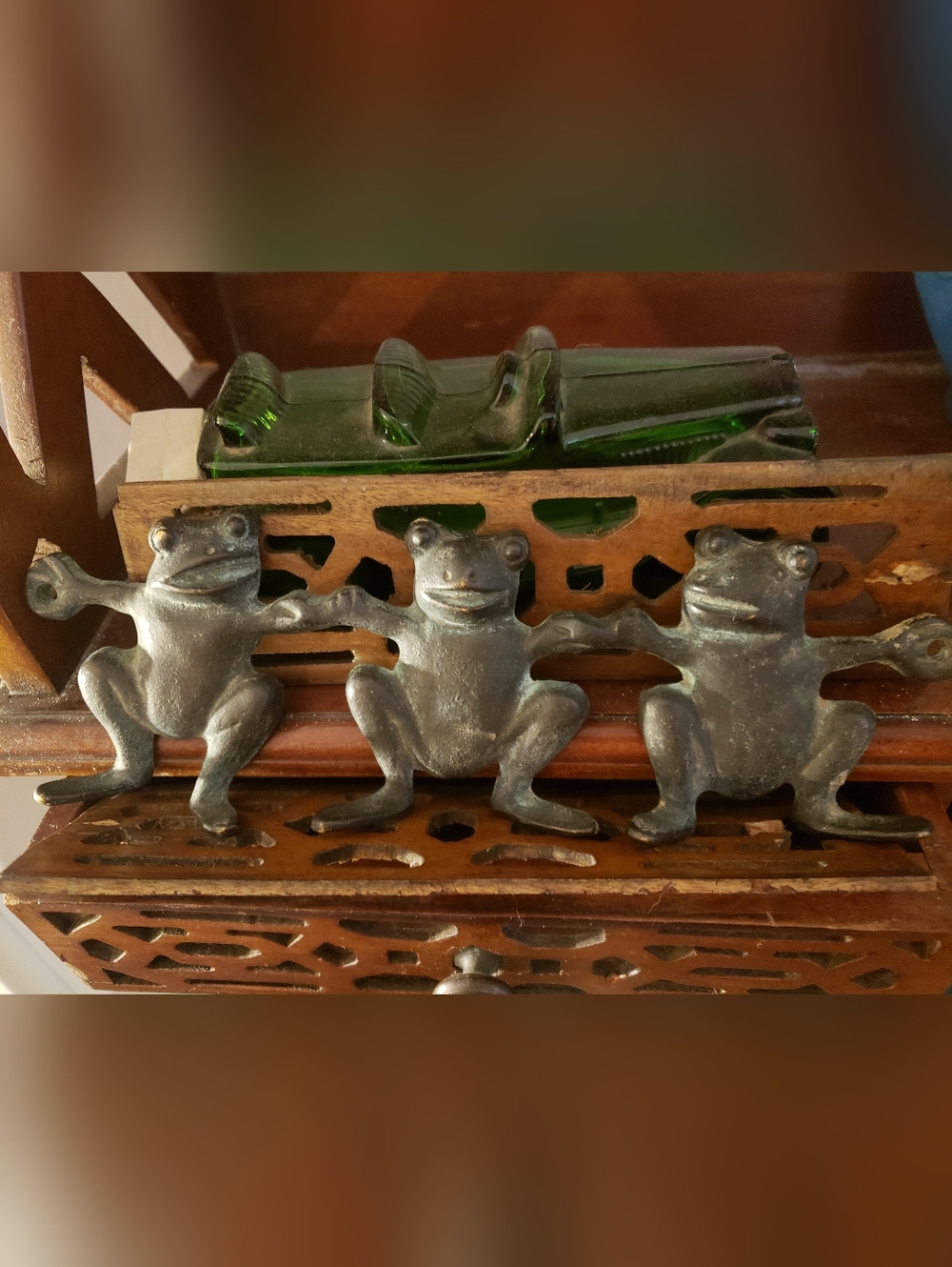 Whimsical Vintage SPI San Fransisco Cast Iron Frog Trio Wall Hooks ~9"W